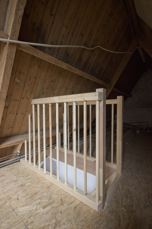 Simpele houten balustrade met verticale spijlen BAL63