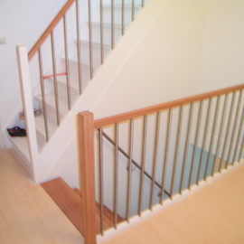 Houten balustrade binnen