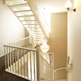 Houten trap wit