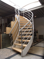 Wenteltrap met houten treden