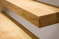 Zwevende trap met houten treden