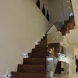 Dichte Level Muizenboomtrap met glazen balustrade