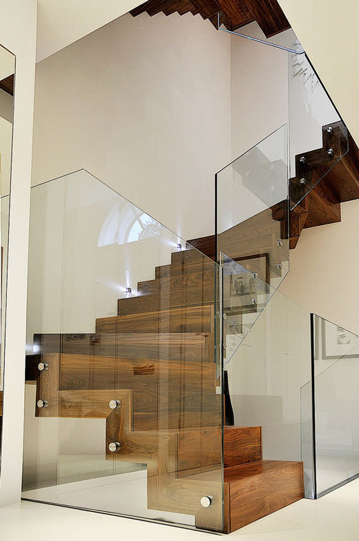 Dubbelkwart muizenboomtrap met glazen balustrade