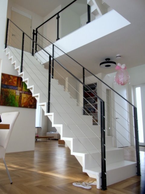 Moderne houten muizeboomtrap