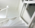 Witte houten trap kwartslag ZDT01