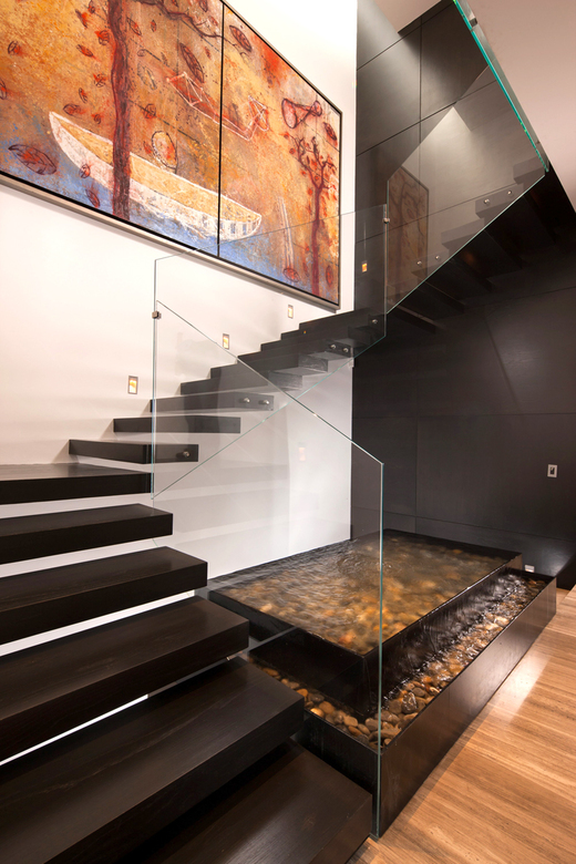Zwarte zwevende trap met glas ZWT07