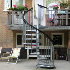 Zelfbouw buitentrap ZBT09