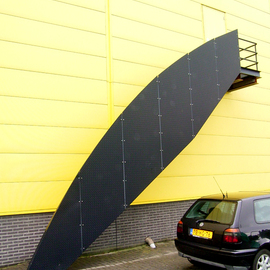 Industriele designtrap naar sporthal BVT34