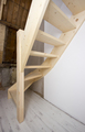 Moderne houten zoldertrap met spijlen ST63