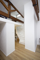 Witte houten kwartslag trap ST64