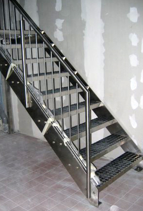 Steektrap met noppen IVT21