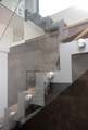 Muizentrap houten treden en vrijdragende glazen balustrades BT03