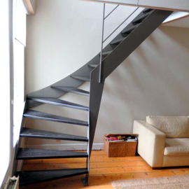 Moderne stalen trap met donker houten treden KWT26
