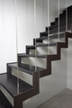 Zwarte designtrap met rvs spankabels MZ46