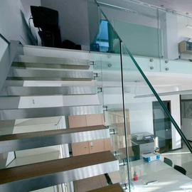 Vrijdragende glazen balustrade BAL55