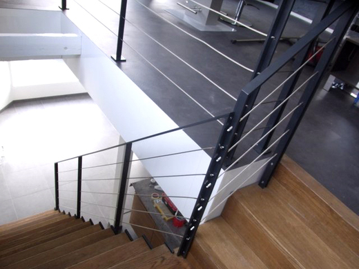 Zwart stalen balustrade met rvs spankabels BAL56