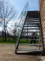 Buitentrap met vrijdragende glas balustrades BVT26
