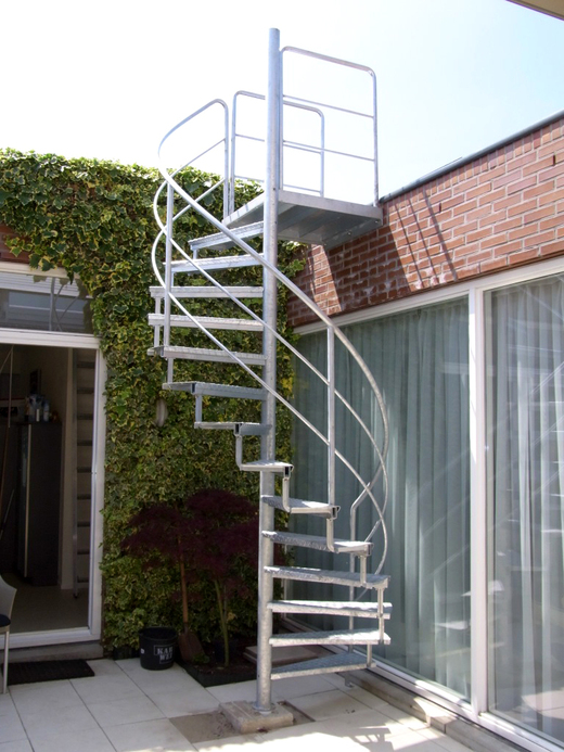Spiltrap voor buiten met traanplaat treden BVT30