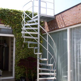 Spiltrap voor buiten met traanplaat treden BVT30