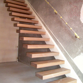 Designtrap met houten treden VDT06