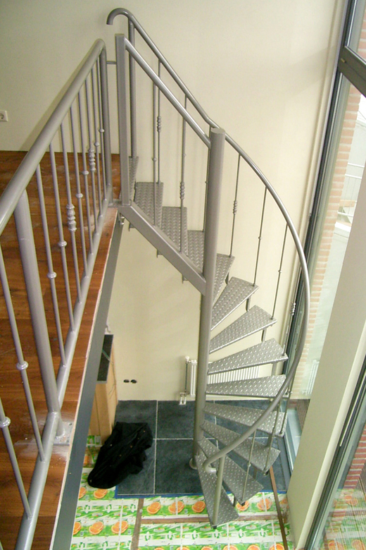 Stoere spiltrap industrial look SWT57