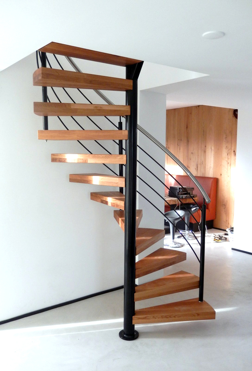 Design spiltrap met staal en hout SWT69