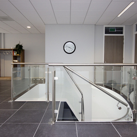 RVS balustrade met glas BAL66