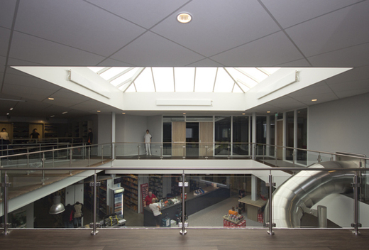 RVS balustrade met glas in winkel BAL67