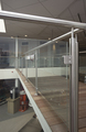 RVS balustrade met glas in winkel BAL67