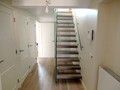 Zwevende houten treden met glazen balustrade ZWT09