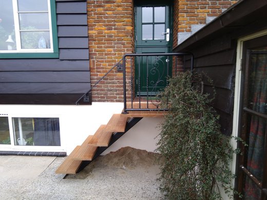 Tuintrap met bovenbordes BVT43