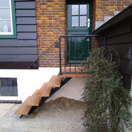 Tuintrap met bovenbordes BVT43