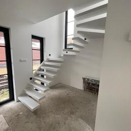 Zwevende trap witte treden ZWT14