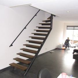 Bovenkwart trap vrijdragend